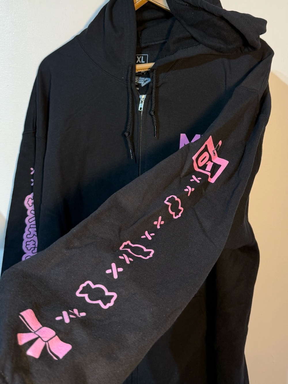 MIKU EXPO 2026 North America Hatsune Miku Black Joful Zipped Hoodie NWOT - Picture 8 of 9